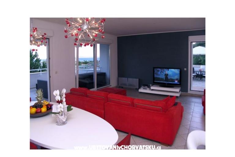 AdiOro Luxury Beachfront Apartment – photo 4