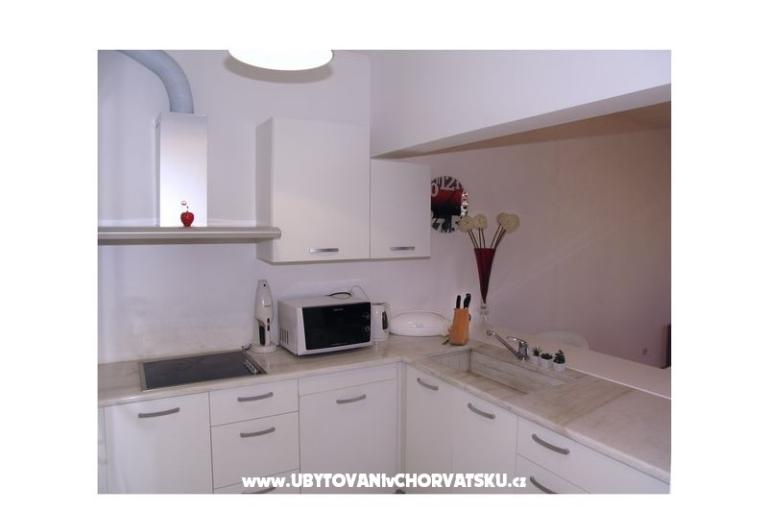 AdiOro Luxury Beachfront Apartment – photo 6