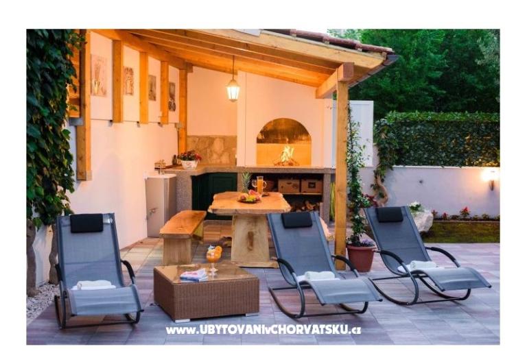 HolidayHomeSpalato-pool apartments  – photo 2