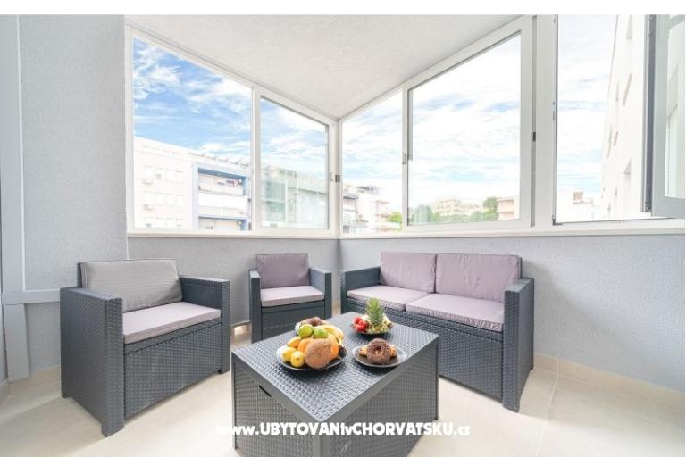 Luxury modern apartment on beach – photo 10