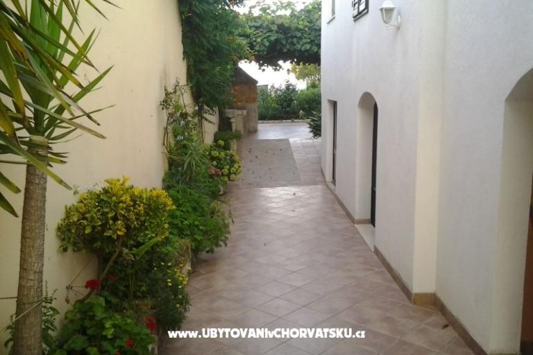 Apartments Mratinović Sreser  – photo 16