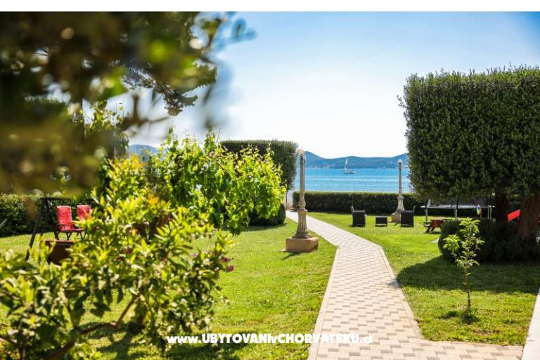 Apartments Becky – photo 13