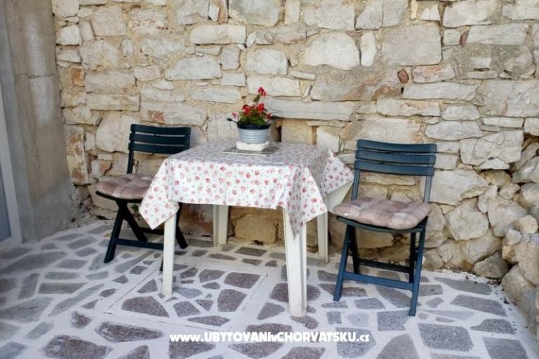 Apartment - kamena kuća  Šparoga – photo 13