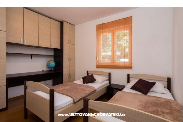 LAURA, 110 m2 pool, 100 m to beach – photo 10