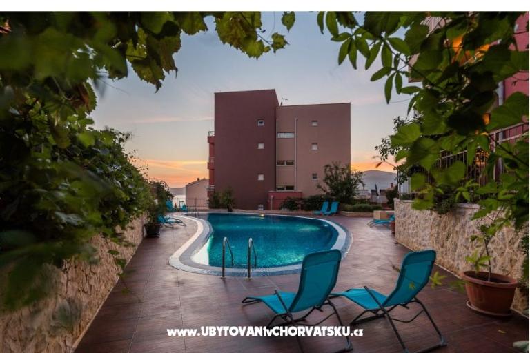 LAURA, 110 m2 pool, 100 m to beach – photo 5
