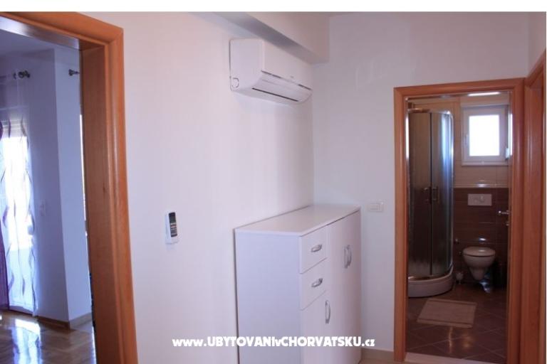 Apartment Anadina KOMFOR KRAJ PLAŽE – photo 11