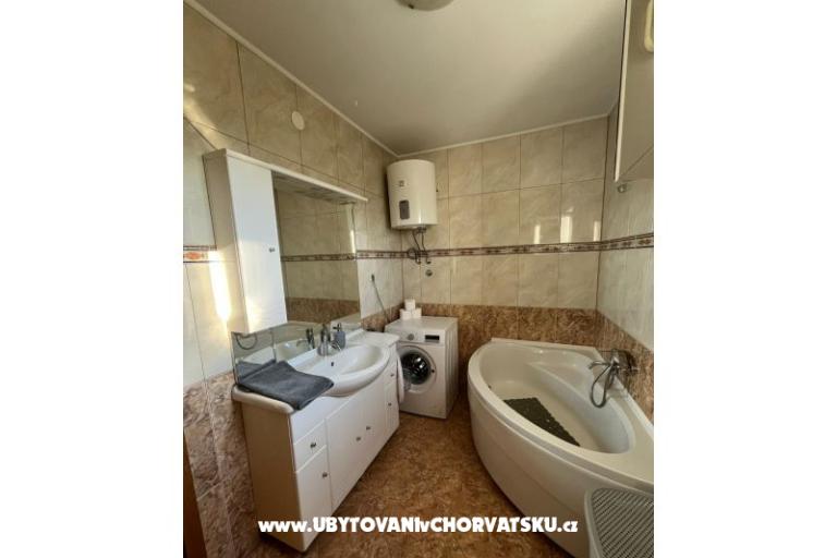 Apartment Lana – photo 17