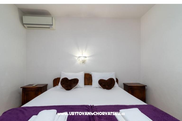 Lola Apartments – photo 13
