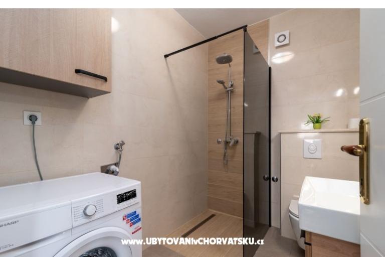 Lola Apartments – photo 18