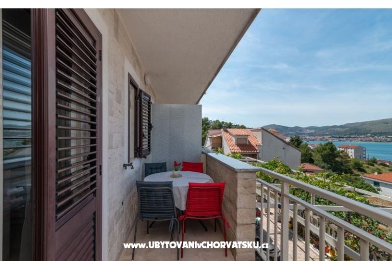 Lola Apartments – photo 9
