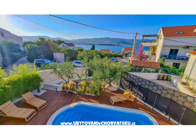 The Three Flowers Pool House – photo 16