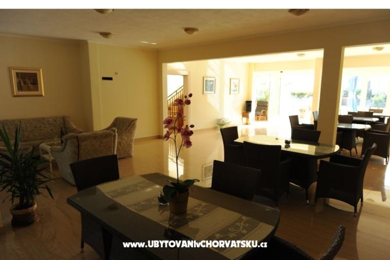 Apartments &amp; Rooms Jelavić – photo 13
