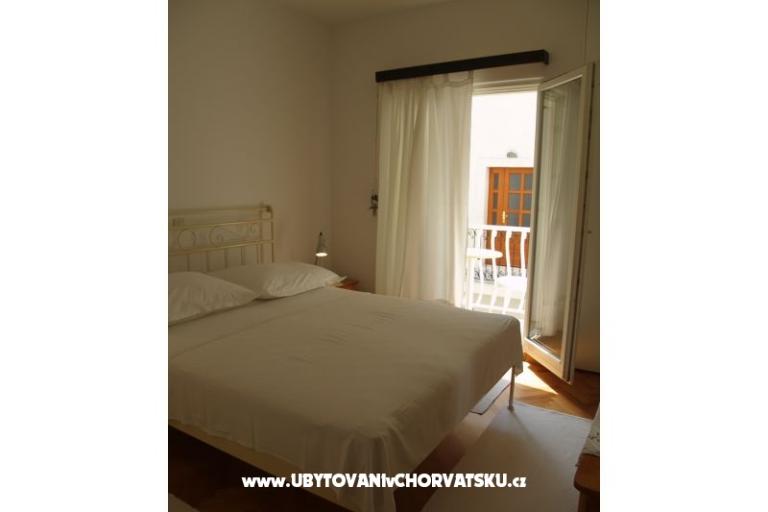 Apartments Čobrnić Kraj 75 – photo 16