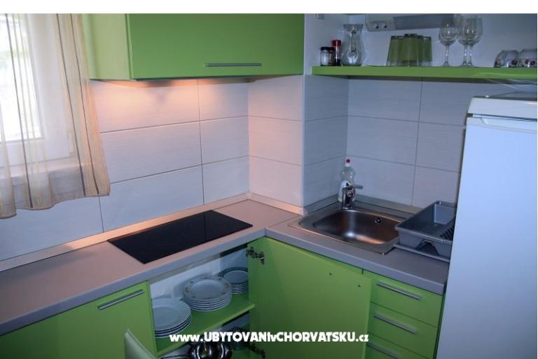 Apartments Tucepi Jakić – photo 4