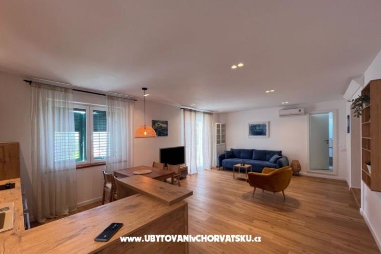 Beachfront Apartment NIVES – photo 6