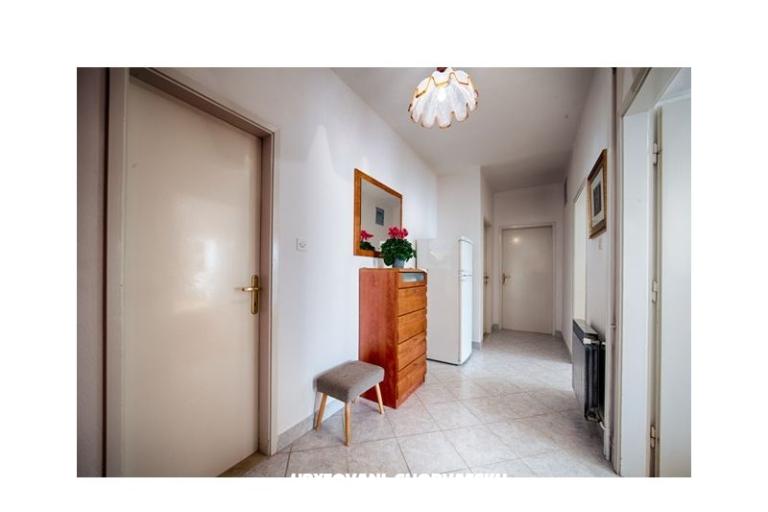 Čobrnić Rooms i Apartments – photo 7