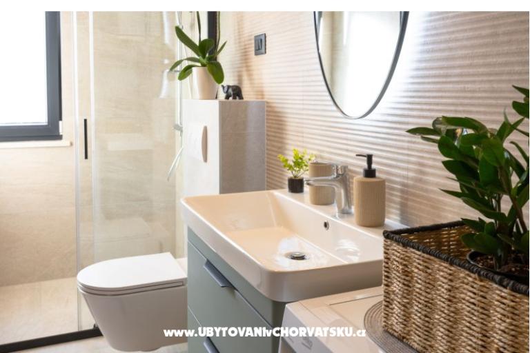 House s pogledom na more Antivo – photo 16
