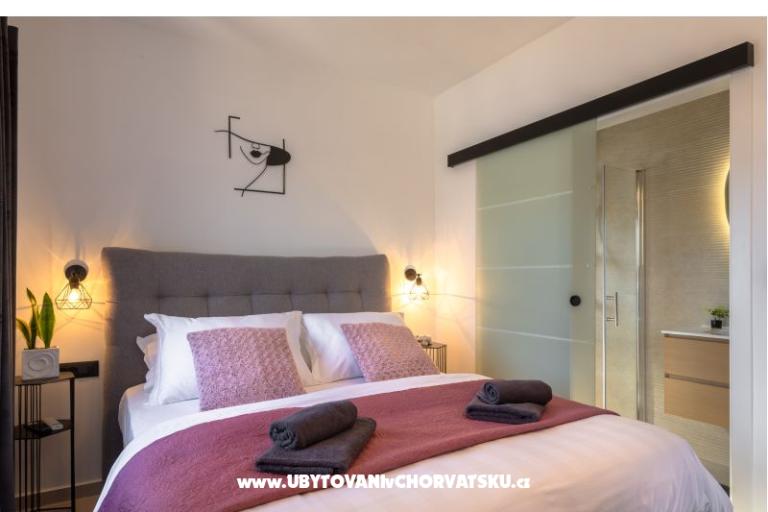 House s pogledom na more Antivo – photo 30