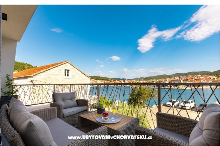 House s pogledom na more Antivo – photo 34