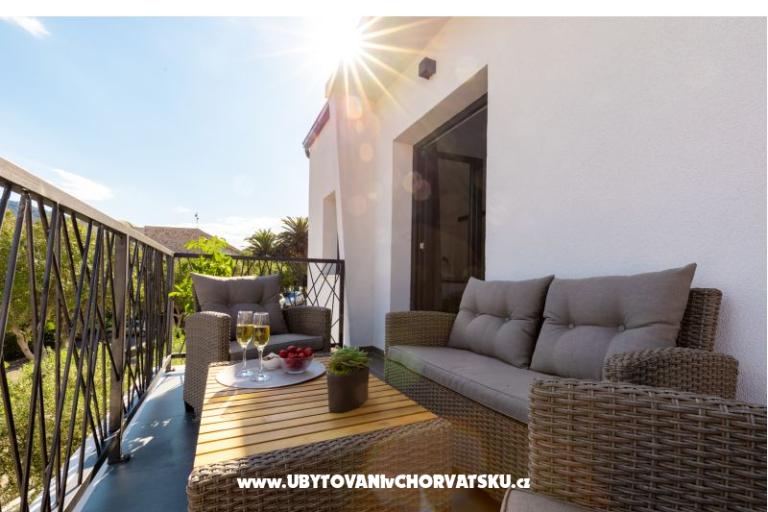 House s pogledom na more Antivo – photo 37