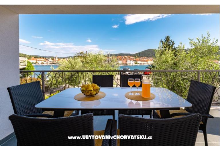 House s pogledom na more Antivo – photo 40
