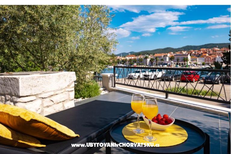 House s pogledom na more Antivo – photo 55