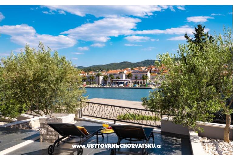 House s pogledom na more Antivo – photo 57