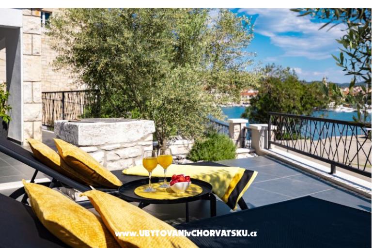 House s pogledom na more Antivo – photo 60