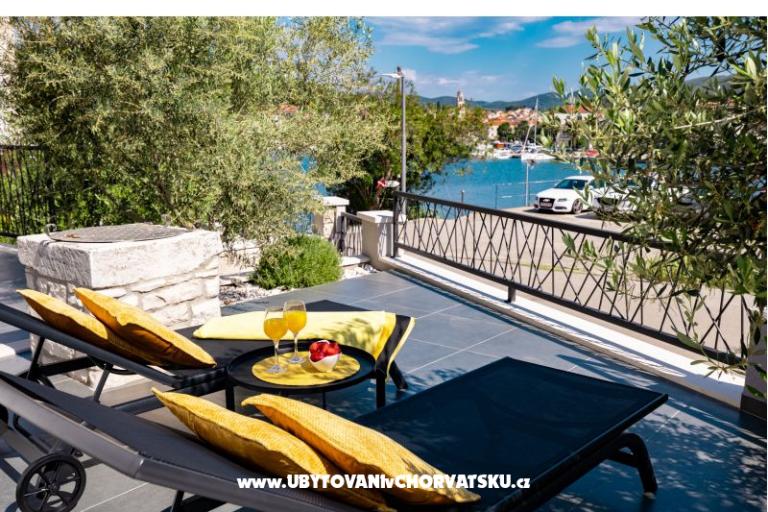 House s pogledom na more Antivo – photo 61