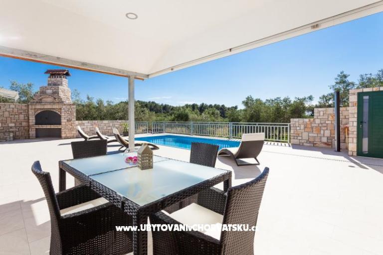 Villa Barbara / Zli stup – photo 2