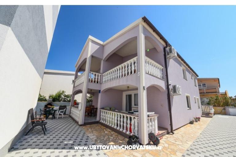 Apartments Por – photo 11