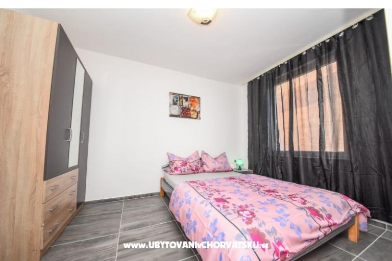 Apartments Por – photo 6