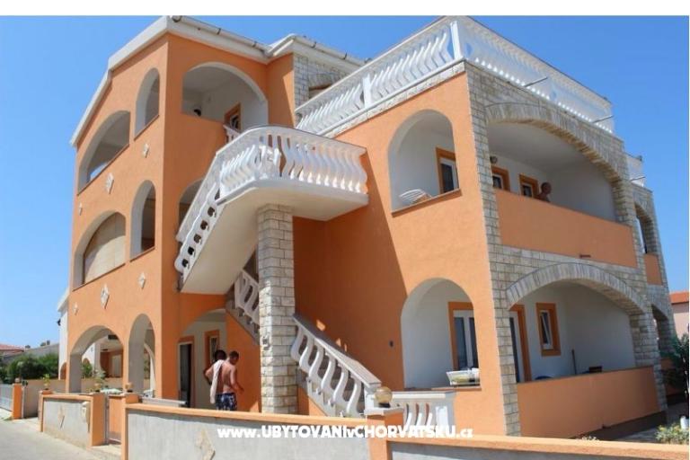 Apartments Por – photo 8