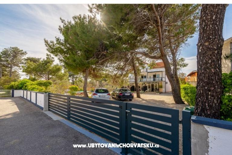 Apartments Villa Agape Vir – photo 10
