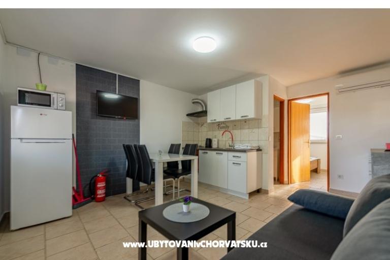 Apartments Villa Agape Vir – photo 36