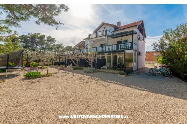 Apartments Villa Agape Vir – photo 4