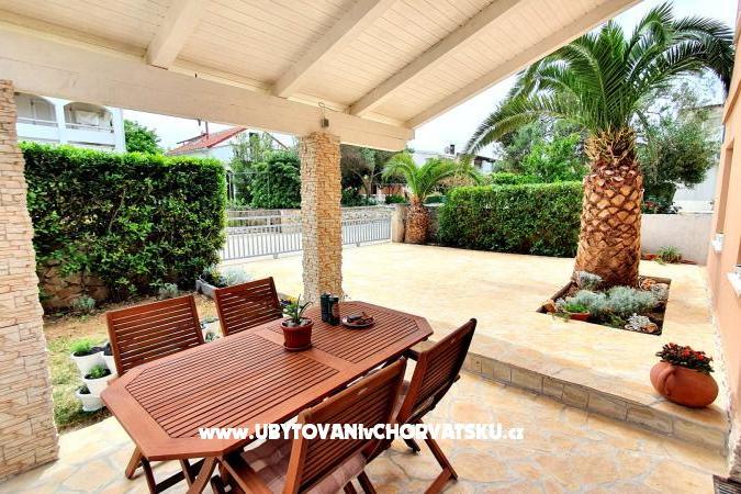 Happy Pineapple Apartments Vir – photo 2