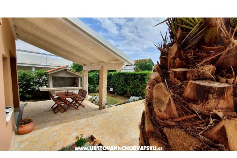 Happy Pineapple Apartments Vir – photo 4