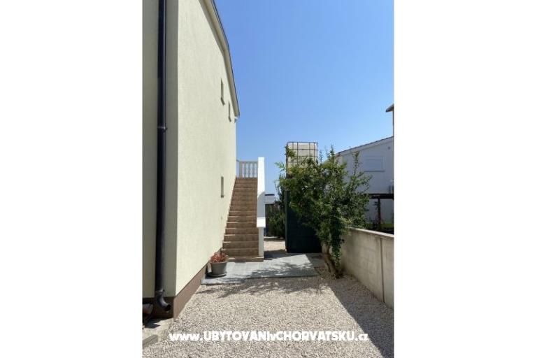 APARTMANI HELENA OASIS VIR – photo 13