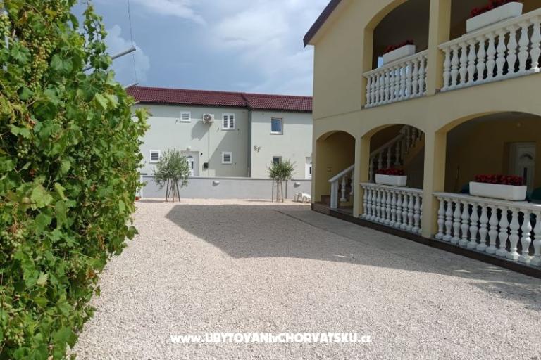 APARTMANI HELENA OASIS VIR – photo 30