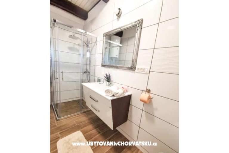 Vacation house  Diana +pool+jacuzzi – photo 10