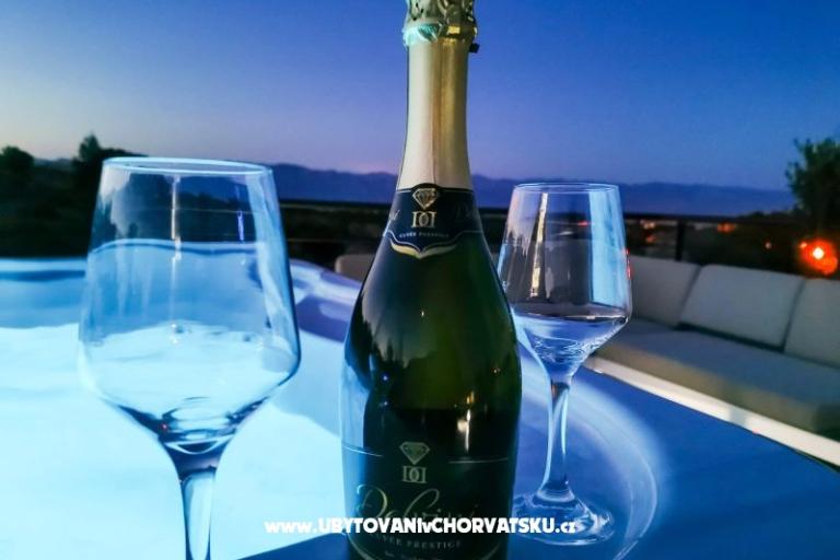 Vacation house  Diana +pool+jacuzzi – photo 12