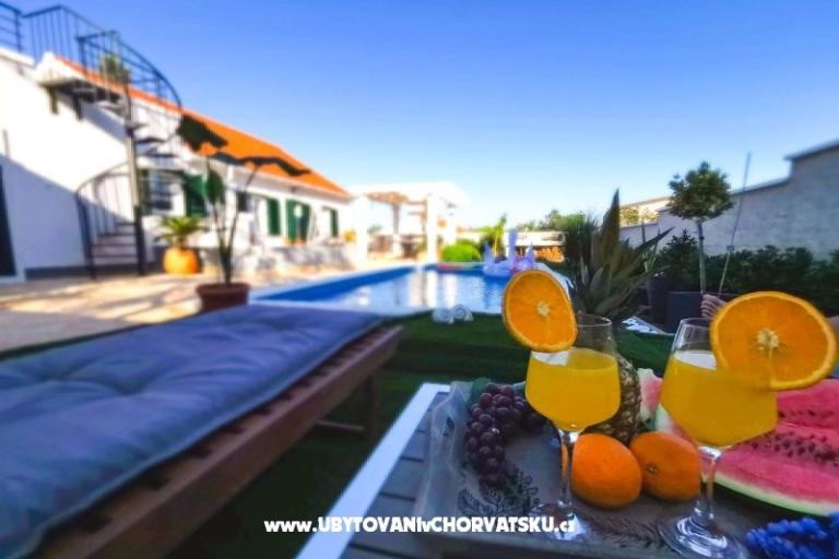 Vacation house  Diana +pool+jacuzzi – photo 13