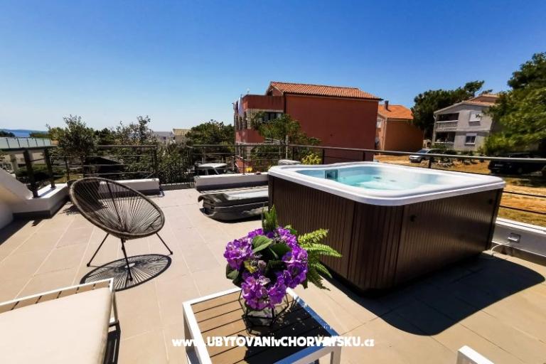 Vacation house  Diana +pool+jacuzzi – photo 16