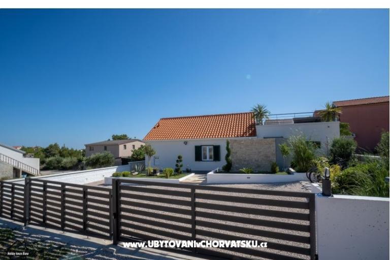 Vacation house  Diana +pool+jacuzzi – photo 18