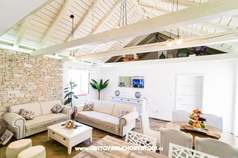 Vacation house  Diana +pool+jacuzzi – photo 6