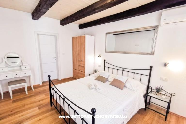 Vacation house  Diana +pool+jacuzzi – photo 7