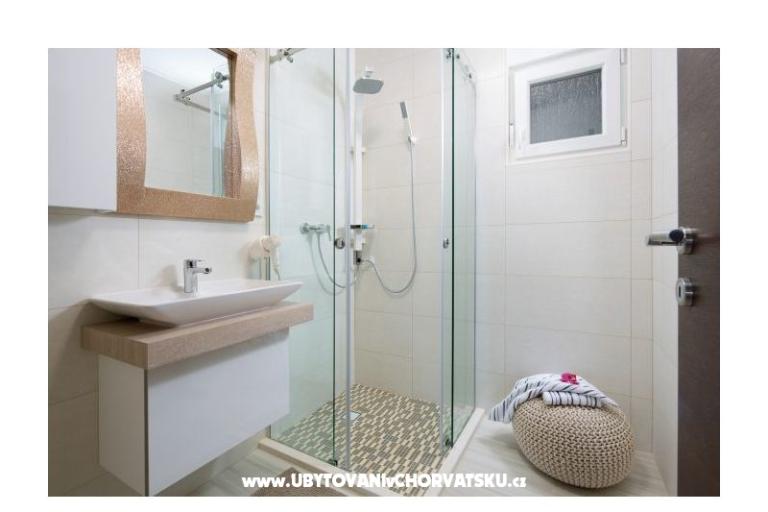 Villa Vista Royal – photo 10