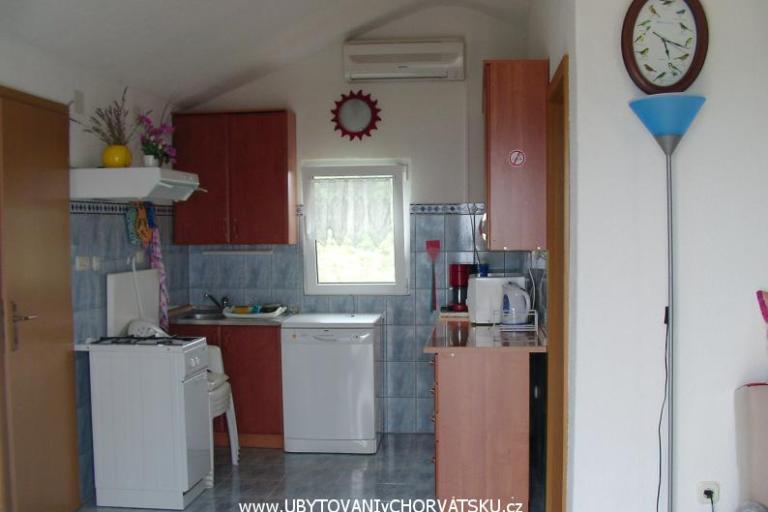 Apartments Issa – photo 8
