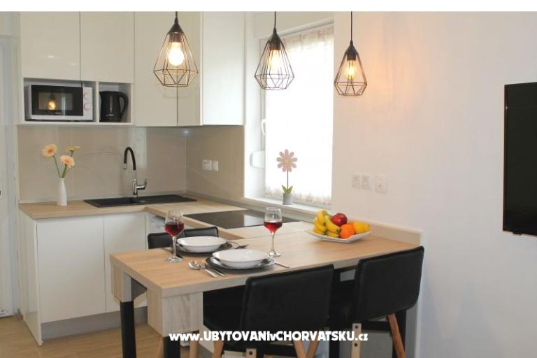 Apartments Juricev 100m to the beach – photo 14